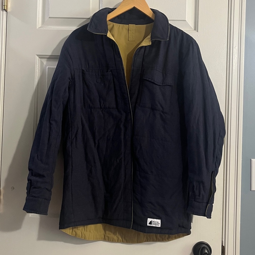 MEC Reversible Shacket w/ Magnetic closure - Picture 3 of 4